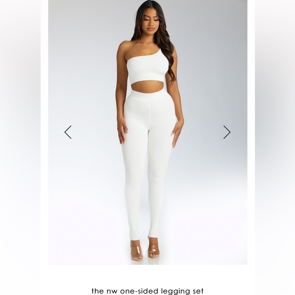 NAKED WARDROBE One-Sided Set